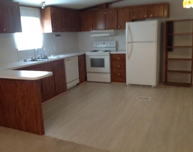 502 Wayside Dr - Photo Thumbnail 12