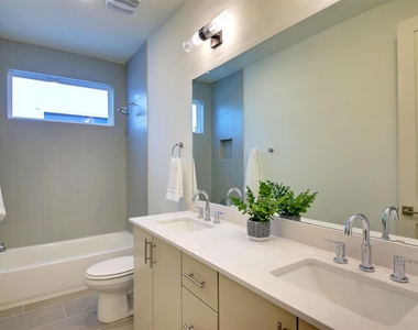 6802 Montana St - Photo Thumbnail 9