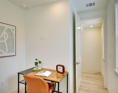 6802 Montana St - Photo Thumbnail 10