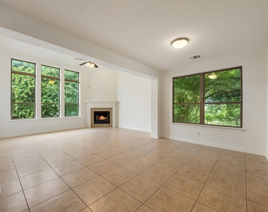 2201 Quarry Loop - Photo Thumbnail 4