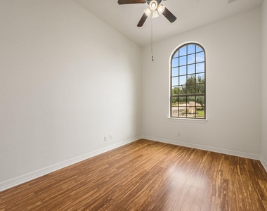 2201 Quarry Loop - Photo Thumbnail 21