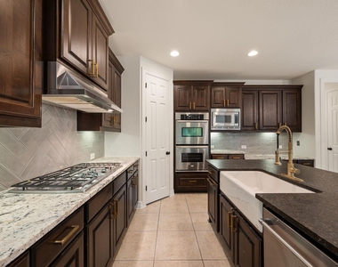 2201 Quarry Loop - Photo Thumbnail 10