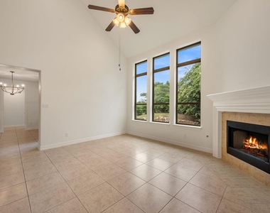 2201 Quarry Loop - Photo Thumbnail 7