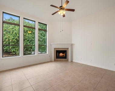 2201 Quarry Loop - Photo Thumbnail 5