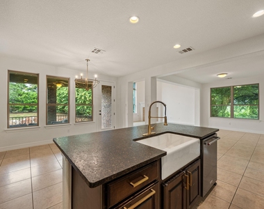 2201 Quarry Loop - Photo Thumbnail 11