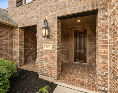 2201 Quarry Loop - Photo Thumbnail 3