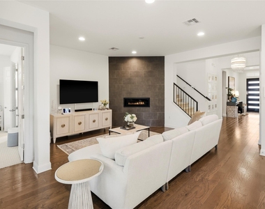 11516 Maggiore Dr - Photo Thumbnail 2