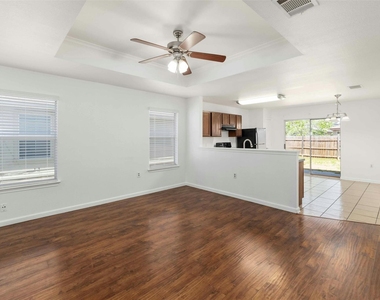 12524 Sky Harbor Dr - Photo Thumbnail 2