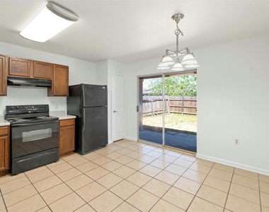 12524 Sky Harbor Dr - Photo Thumbnail 8