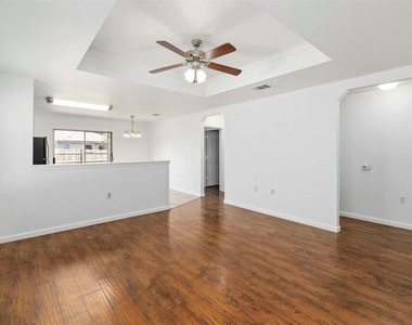 12524 Sky Harbor Dr - Photo Thumbnail 4