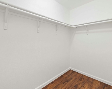 12524 Sky Harbor Dr - Photo Thumbnail 15