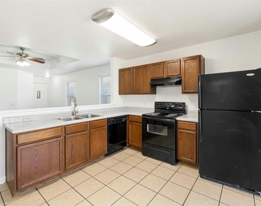 12524 Sky Harbor Dr - Photo Thumbnail 5