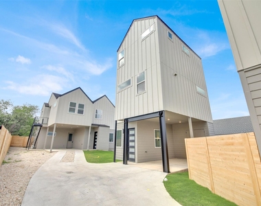 7208 Providence Ave - Photo Thumbnail 15