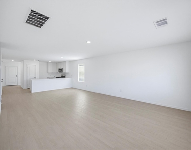 408 Paris St - Photo Thumbnail 14