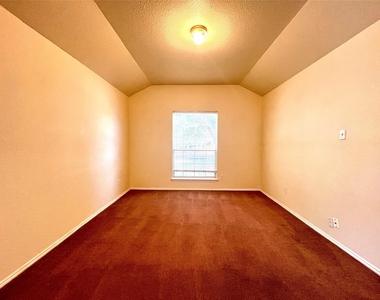 100 Giancarlos Ln - Photo Thumbnail 3