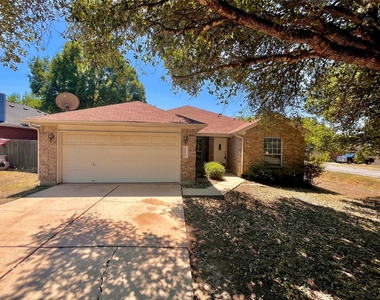 100 Giancarlos Ln - Photo Thumbnail 1