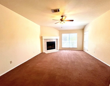 100 Giancarlos Ln - Photo Thumbnail 8