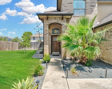 1801 Quiet Meadows Cv - Photo Thumbnail 3