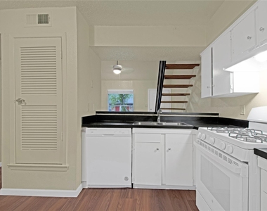 3454 Willowrun Dr - Photo Thumbnail 5