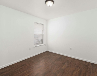 12409 Sky Harbor Dr - Photo Thumbnail 16