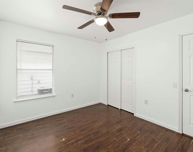 12409 Sky Harbor Dr - Photo Thumbnail 17