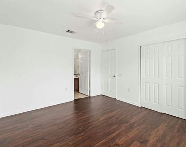 12409 Sky Harbor Dr - Photo Thumbnail 13
