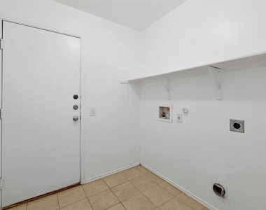 12409 Sky Harbor Dr - Photo Thumbnail 20