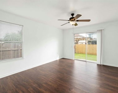 12409 Sky Harbor Dr - Photo Thumbnail 3