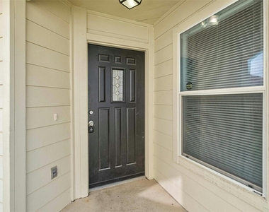 12409 Sky Harbor Dr - Photo Thumbnail 2
