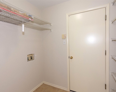 2321 Friarcreek Loop - Photo Thumbnail 23