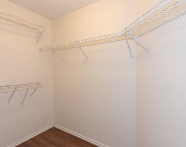 2321 Friarcreek Loop - Photo Thumbnail 17