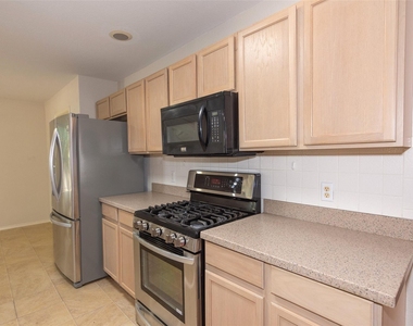 2321 Friarcreek Loop - Photo Thumbnail 11
