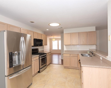 2321 Friarcreek Loop - Photo Thumbnail 8