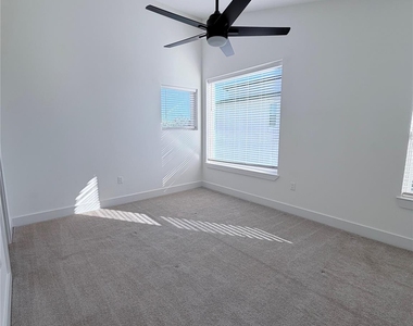 1417 Kramer Ln #23 - Photo Thumbnail 18