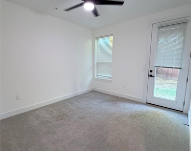 1417 Kramer Ln #23 - Photo Thumbnail 11