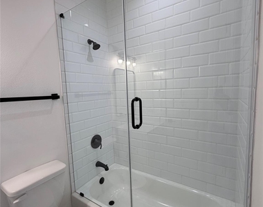 1417 Kramer Ln #23 - Photo Thumbnail 12
