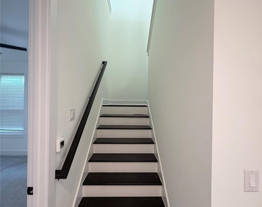 1417 Kramer Ln #23 - Photo Thumbnail 10