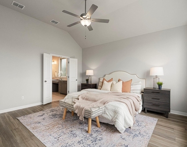 1144 Cathedral Oaks Dr - Photo Thumbnail 4