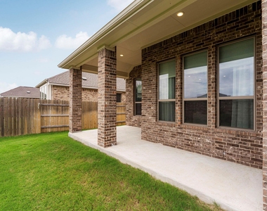 1144 Cathedral Oaks Dr - Photo Thumbnail 32