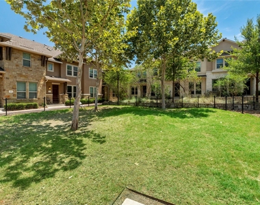 1709 Lawrence St - Photo Thumbnail 3