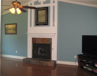 8407 Spring Valley Dr - Photo Thumbnail 2