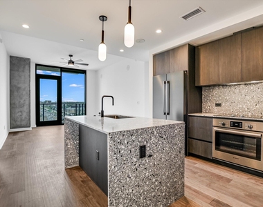 84 East Ave - Photo Thumbnail 1
