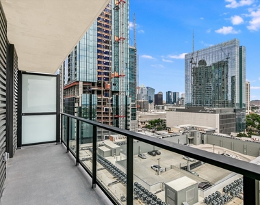 84 East Ave - Photo Thumbnail 9