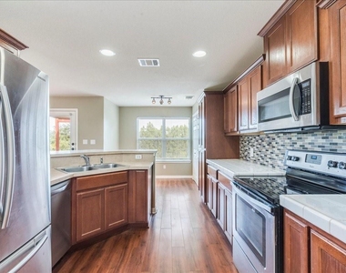 21506 Patton Ave - Photo Thumbnail 8