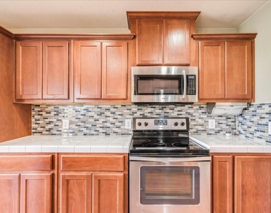 21506 Patton Ave - Photo Thumbnail 7