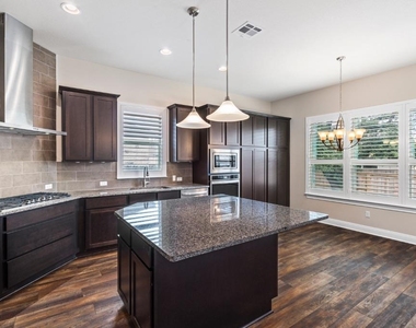 3805 Wales Ct - Photo Thumbnail 9