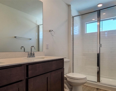 325 Brody Ln - Photo Thumbnail 10
