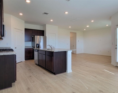 325 Brody Ln - Photo Thumbnail 4