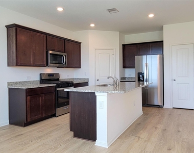 325 Brody Ln - Photo Thumbnail 3