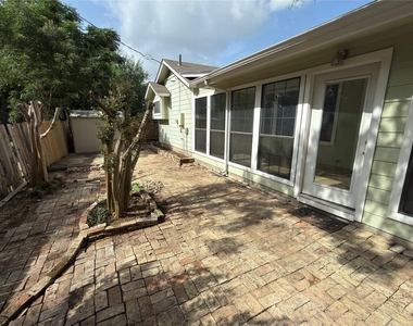 1915 Egger Ave - Photo Thumbnail 14
